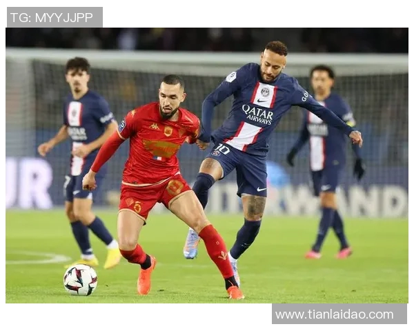 内马尔带伤复出，巴黎胜里尔稳居法甲榜首，法甲波尔多领衔下半程保级大战